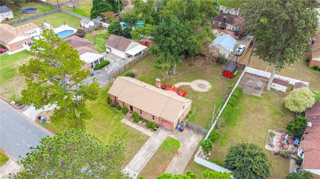 1405 Winfall Dr - Photo 1