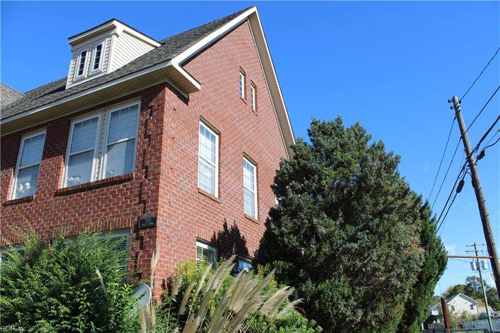 200 Maple Ave - Photo 1