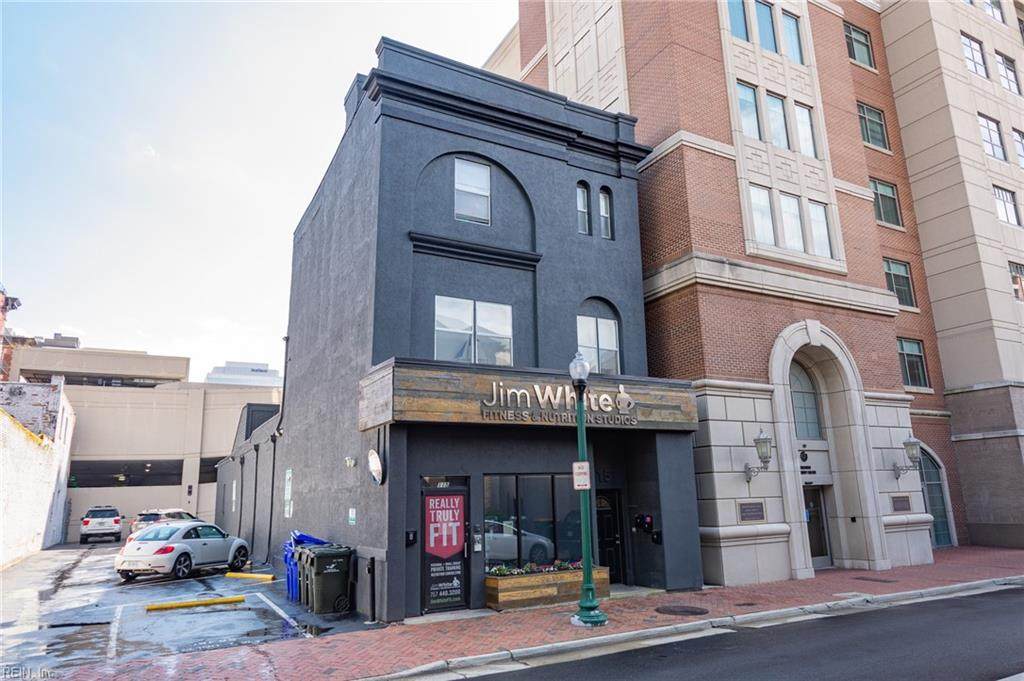 115 College Pl - Photo 1
