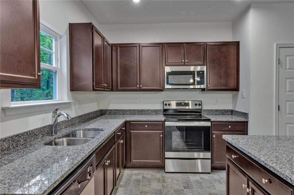 180 Peck Ln - Photo 1