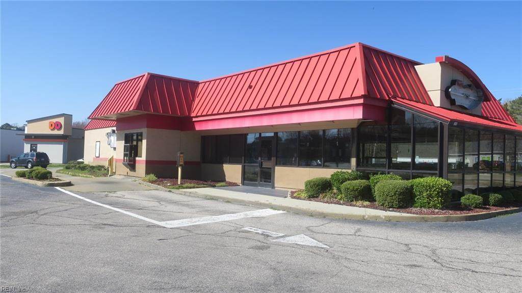 3360 Commander Shepard Blvd - Photo 1