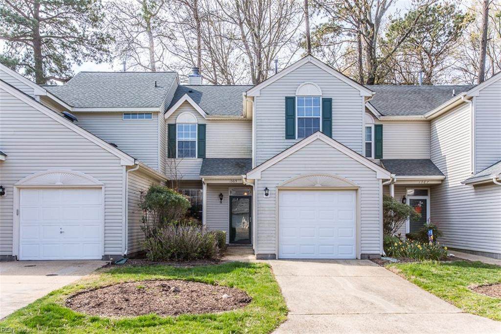 1365 Lake Dr - Photo 1