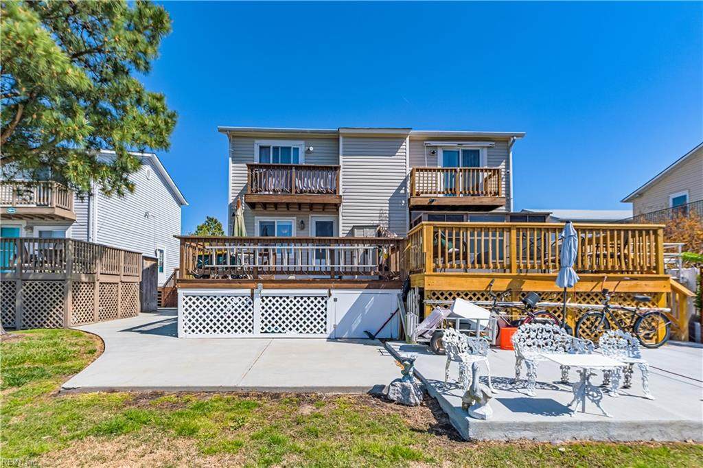 3724 Pretty Lake Ave - Photo 1