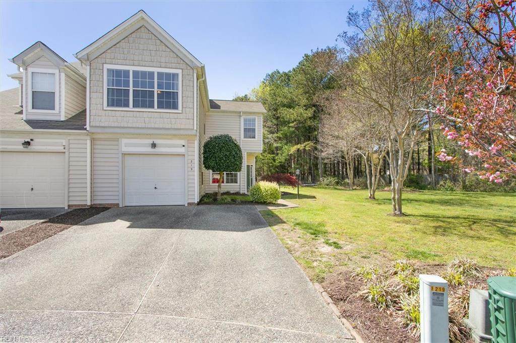 219 Rollins Way - Photo 1
