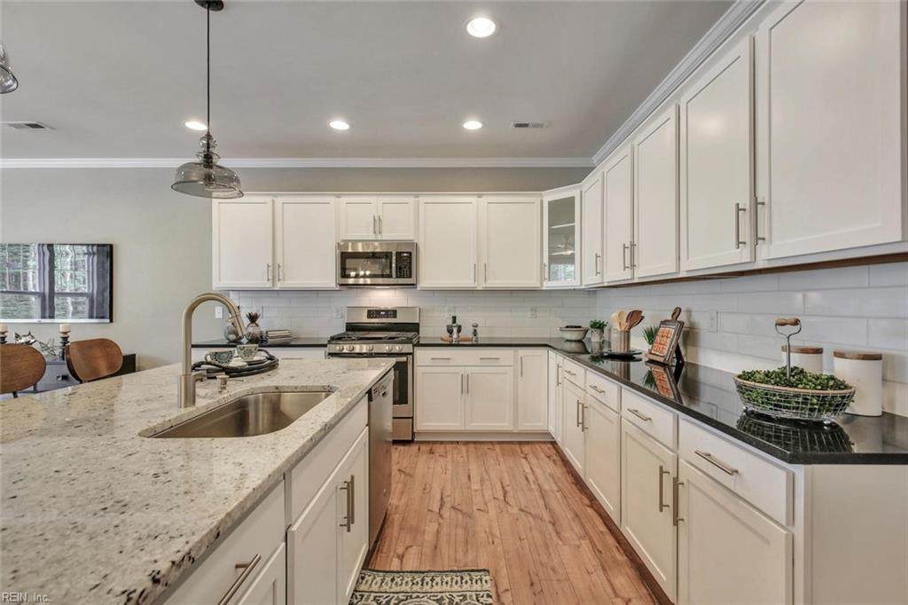 7669 Leeds Castle Ln - Photo 1