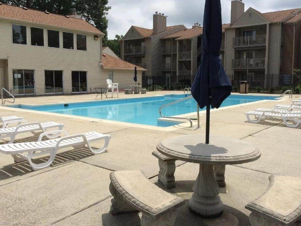 504 Thorncliff Dr - Photo 1