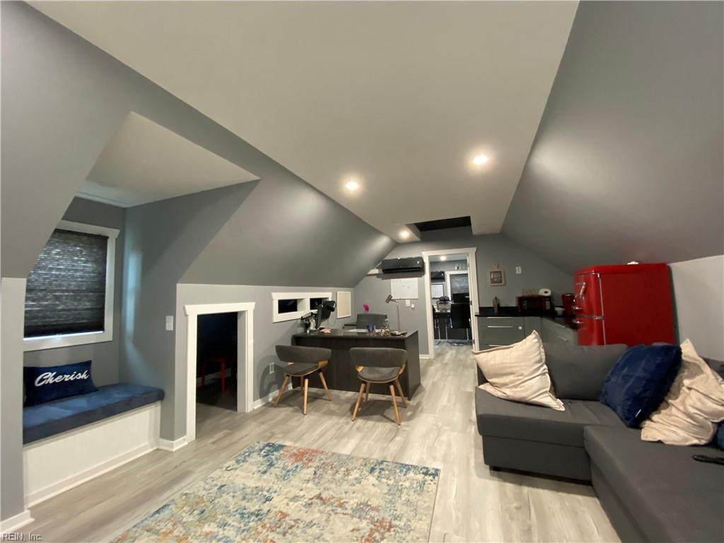1041 George Washington Hwy - Photo 1