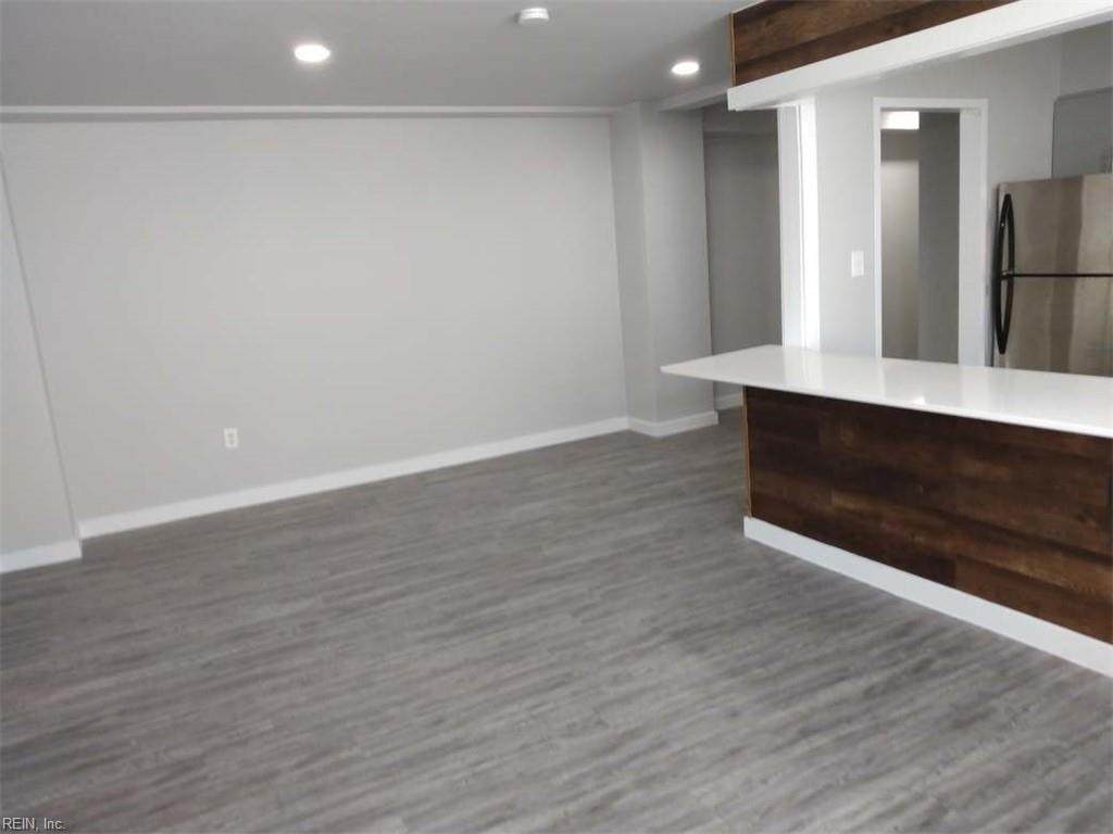205 34th St - Photo 1