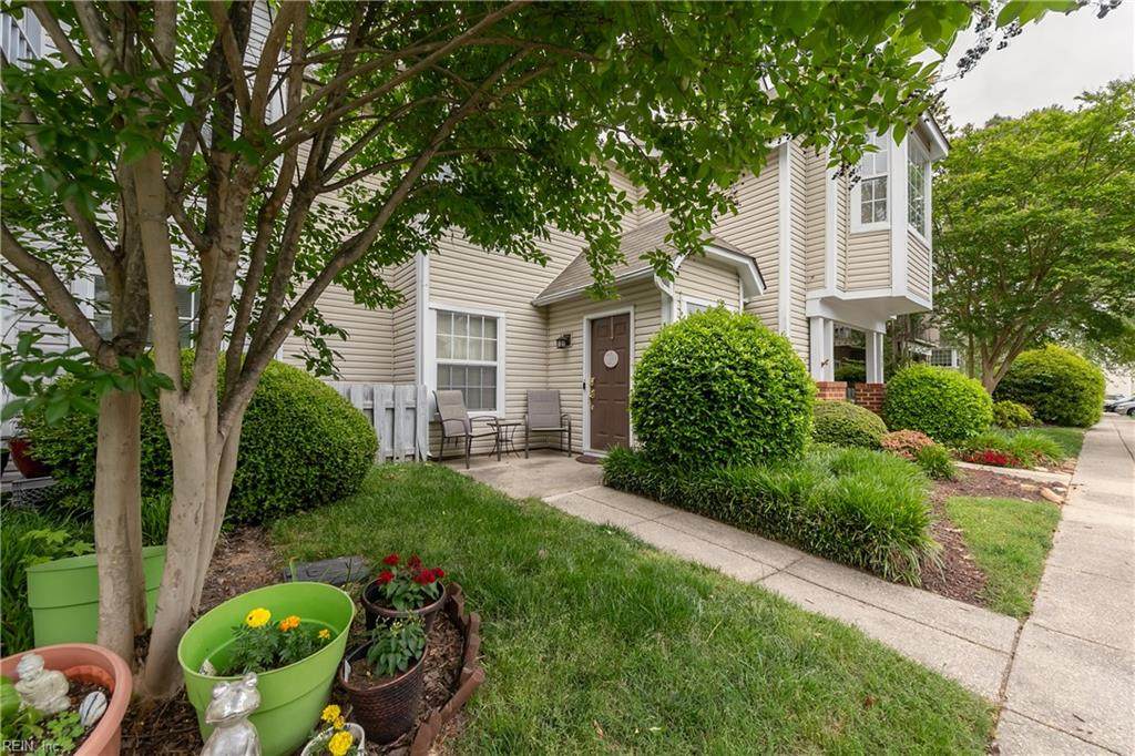 103 Stratford Dr - Photo 1