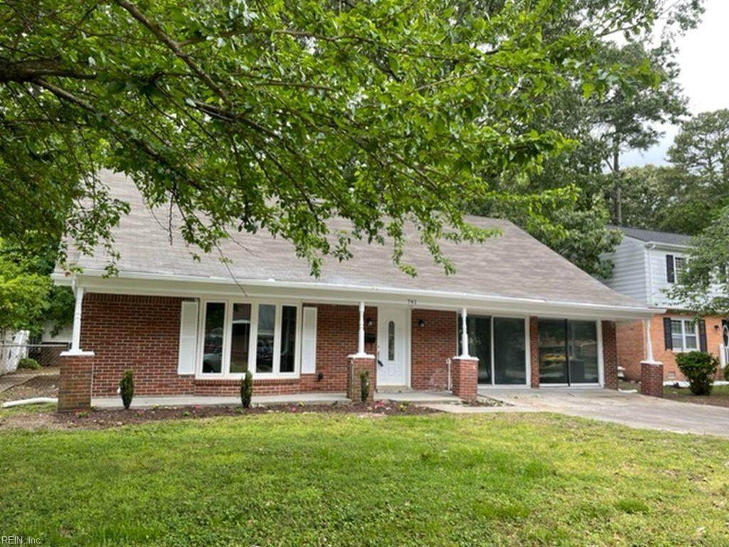741 April Ln - Photo 1