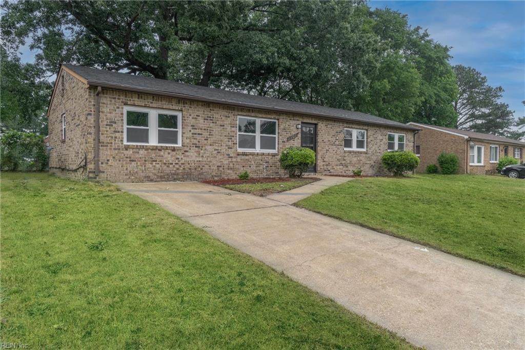 2908 Candlewood Cir - Photo 1