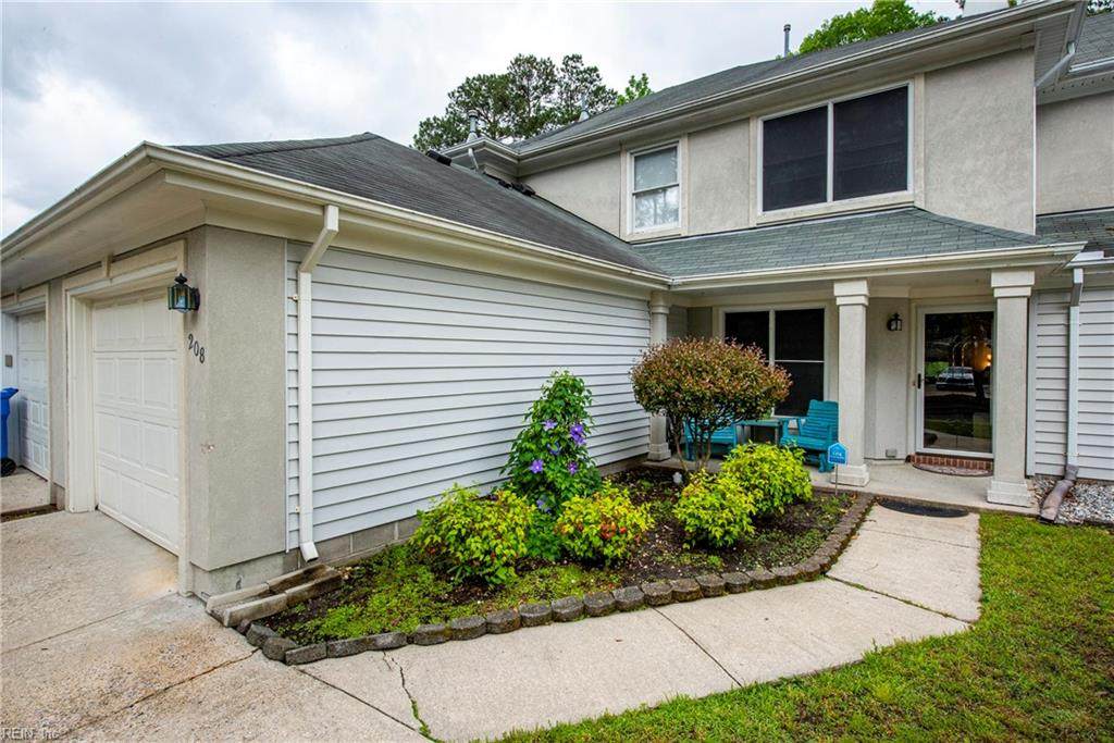 208 Esplanade Pl - Photo 1