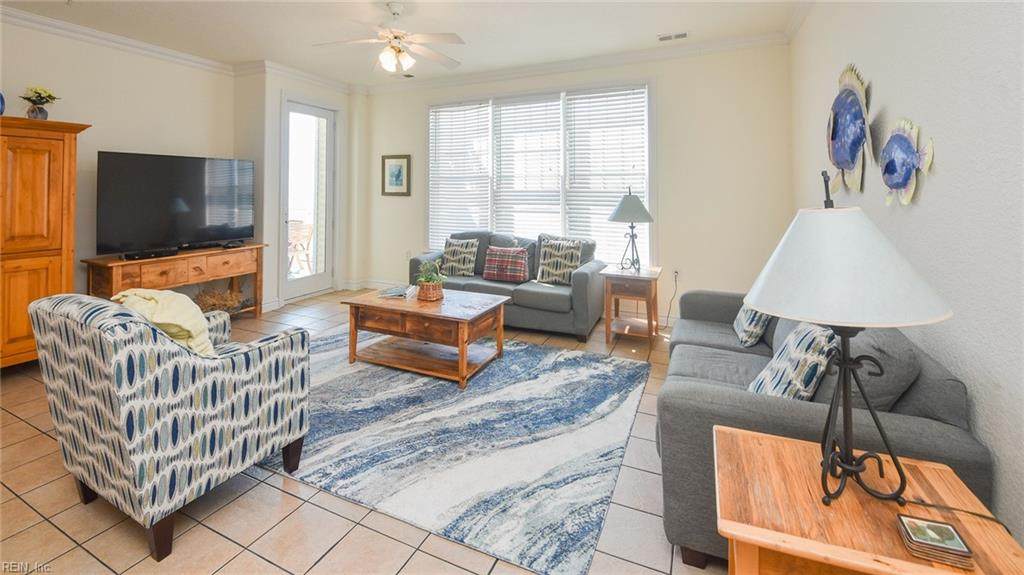 204 Sandbridge Rd - Photo 1