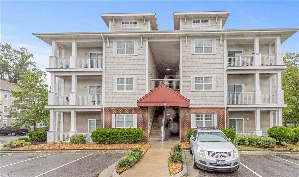 900 Southmoor Dr - Photo 1