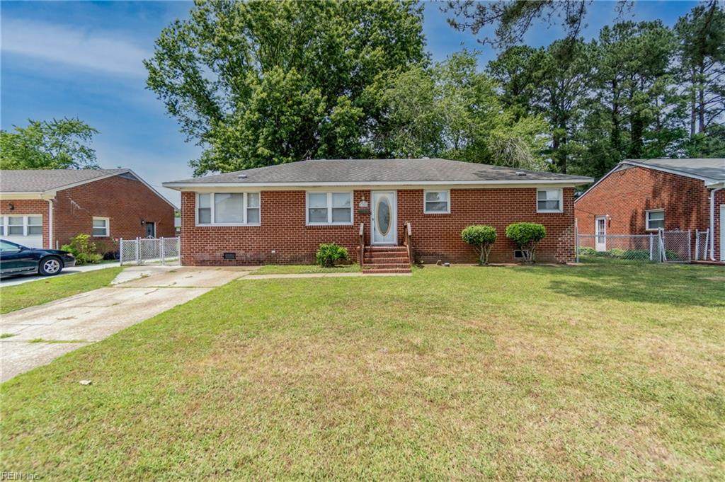 136 Lassiter Dr - Photo 1
