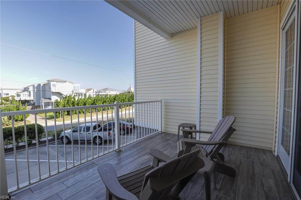 204 Sandbridge Rd - Photo 1