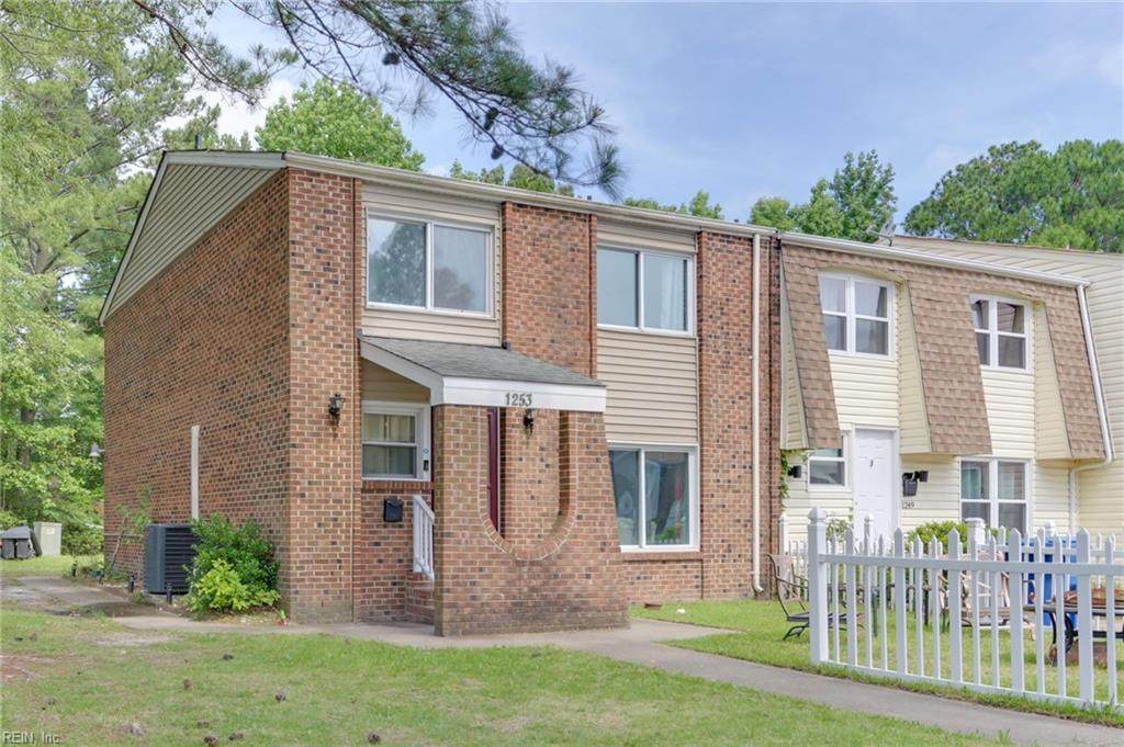 1253 Clydesdale Ln - Photo 1
