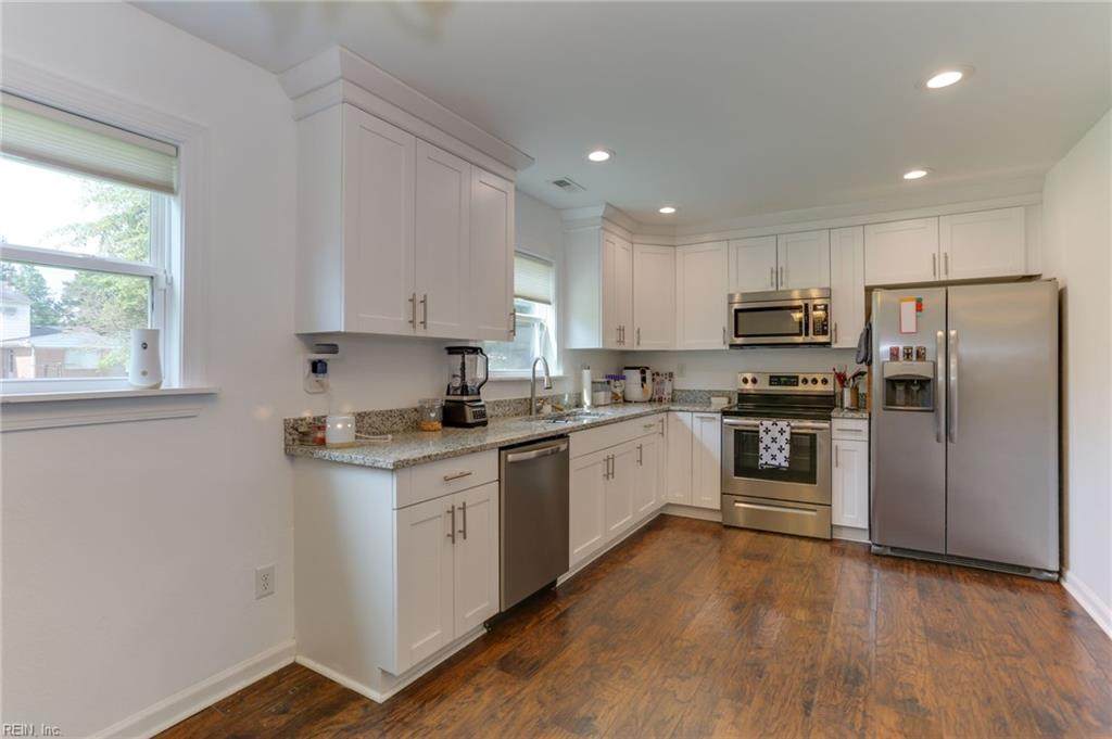 305 Beechdale Rd - Photo 1