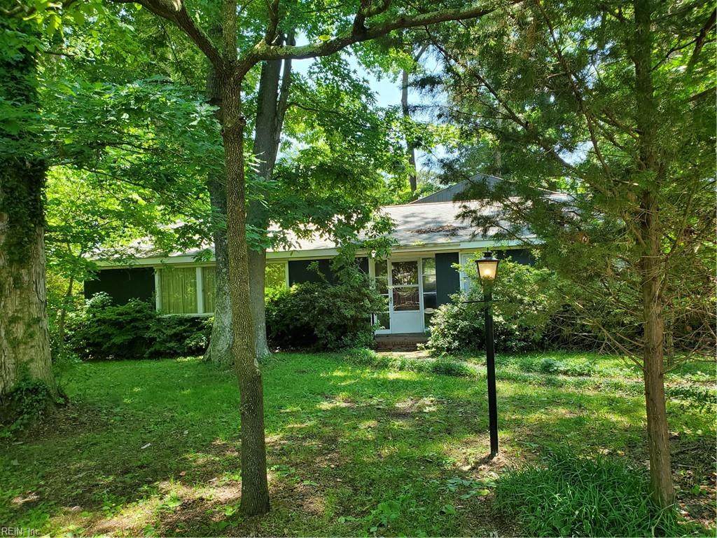 4813 Algonac Ave - Photo 1