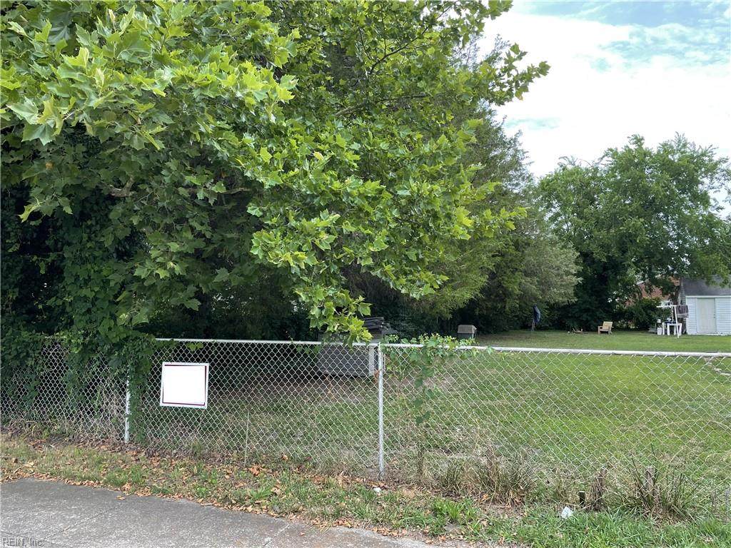 2504 Laguard Dr - Photo 1