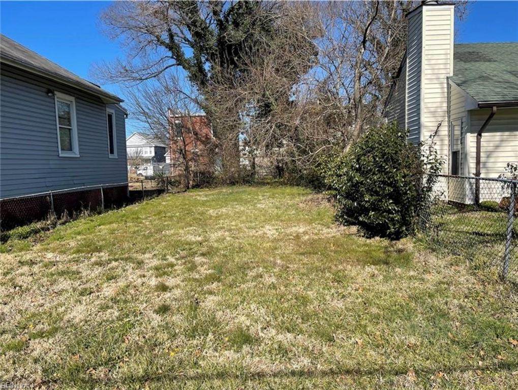 639 27th St - Photo 1