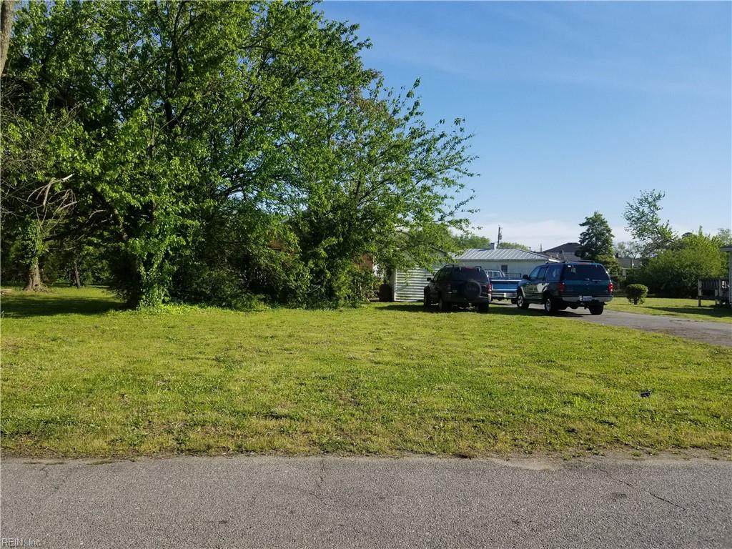 613 Railroad Ave - Photo 1