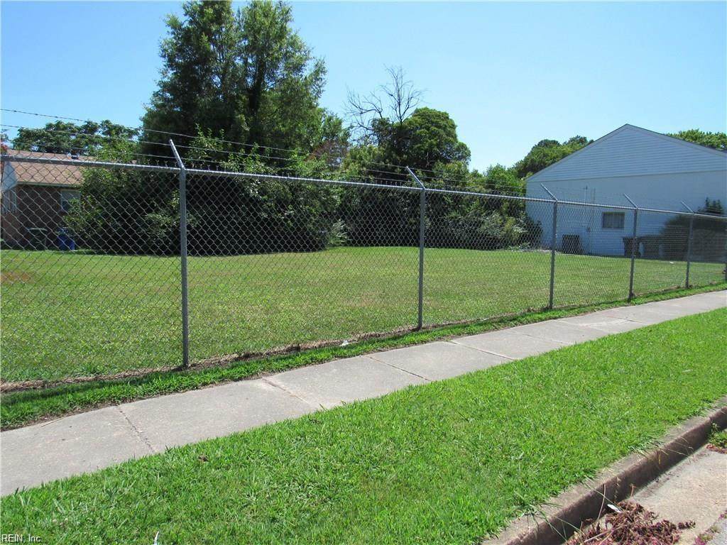 2847 Grandy Ave - Photo 1