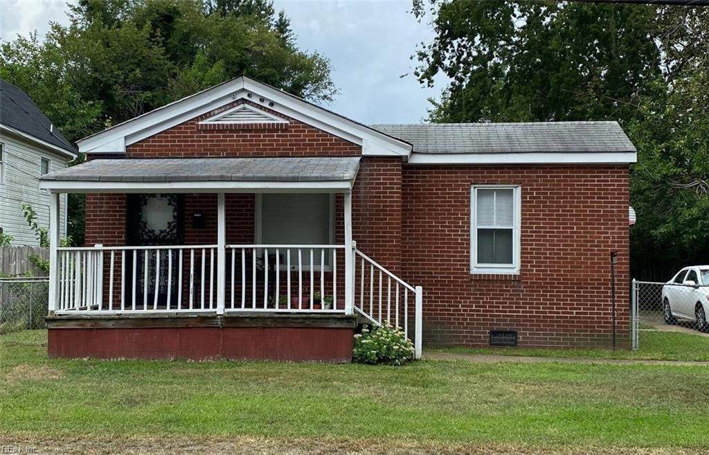 2412 Roanoke Ave - Photo 1