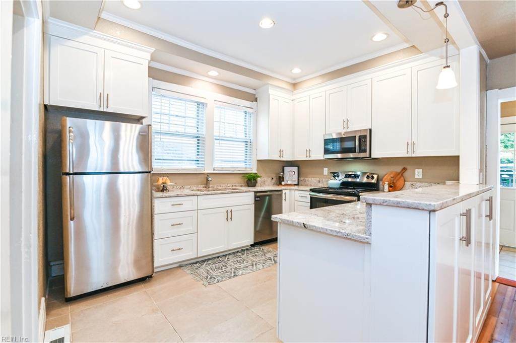538 Maryland Ave - Photo 1