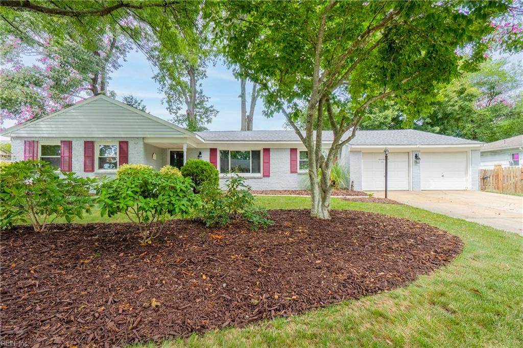 2208 Earl Of Essex Dr - Photo 1