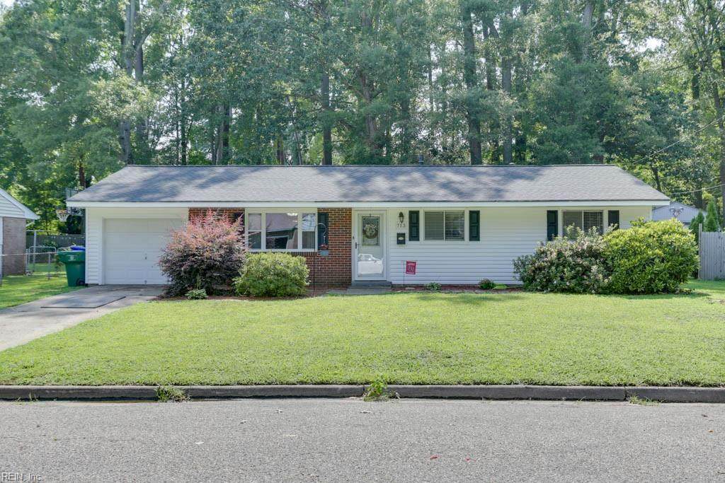 713 Roslyn Rd - Photo 1