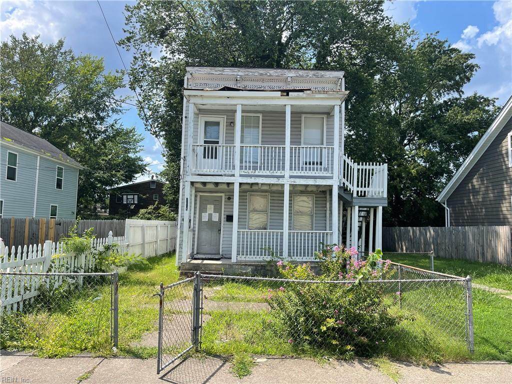 1215 Marshall Ave - Photo 1