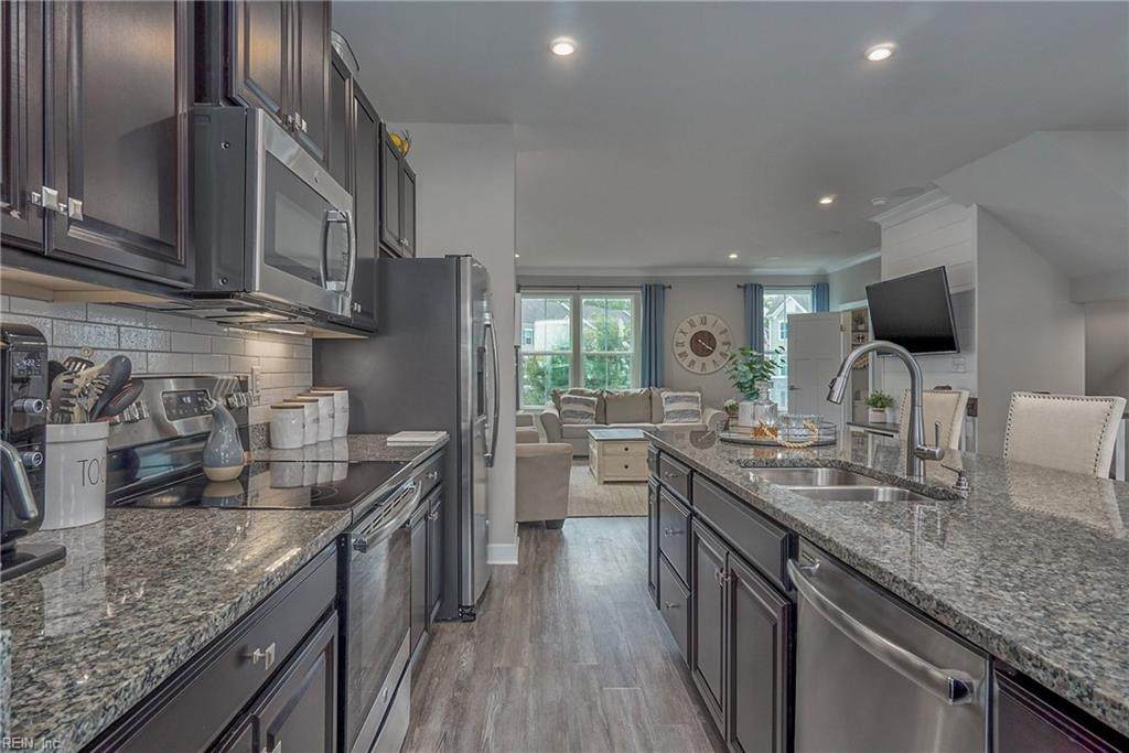 900 Avast Way - Photo 1