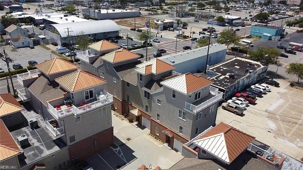 219 16th St - Photo 1