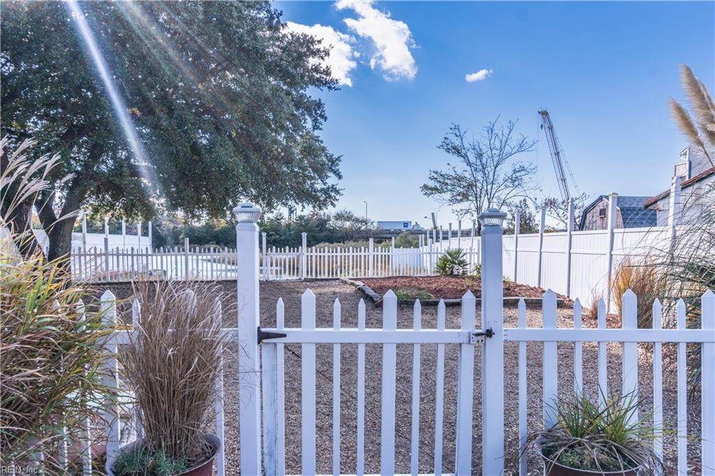 727 Ocean View Ave - Photo 1