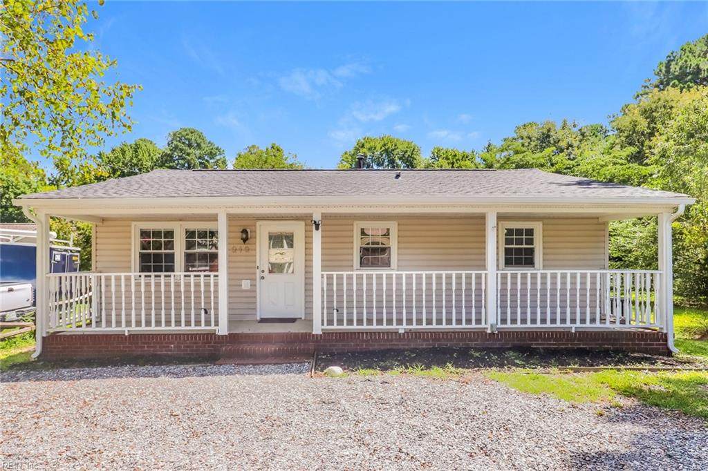 212 Eastwood Dr - Photo 1