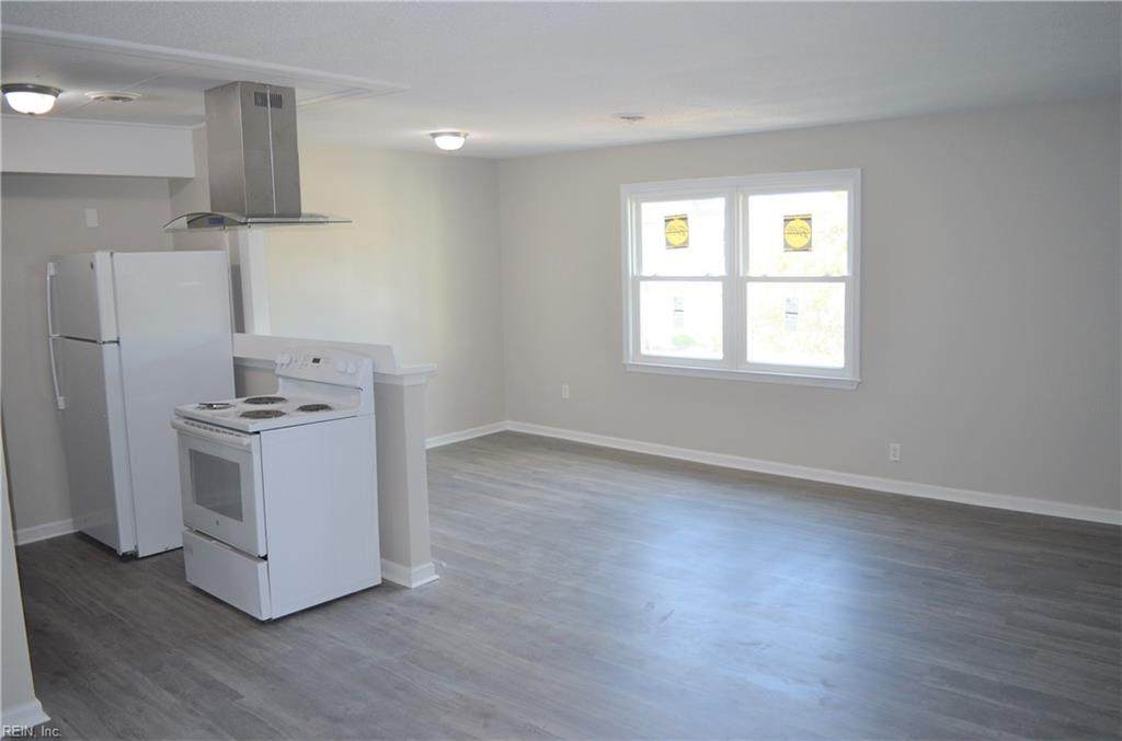 415 32nd St - Photo 1