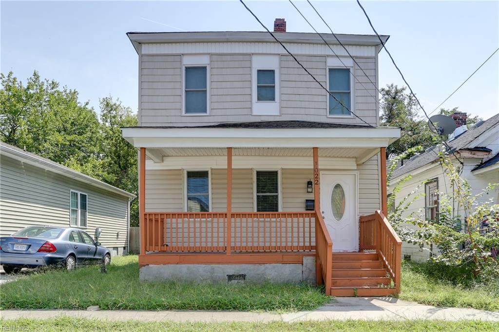 1022 32nd St - Photo 1