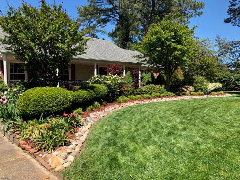 2324 Spindrift Rd - Photo 1