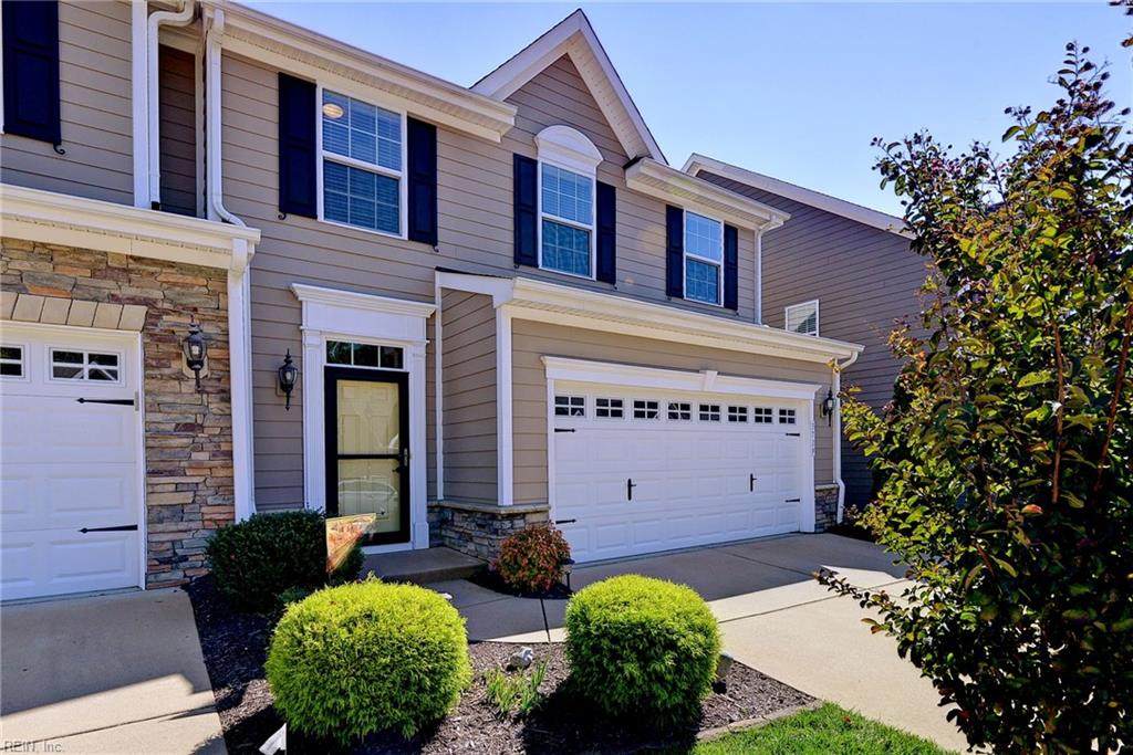 3719 Square - Photo 1