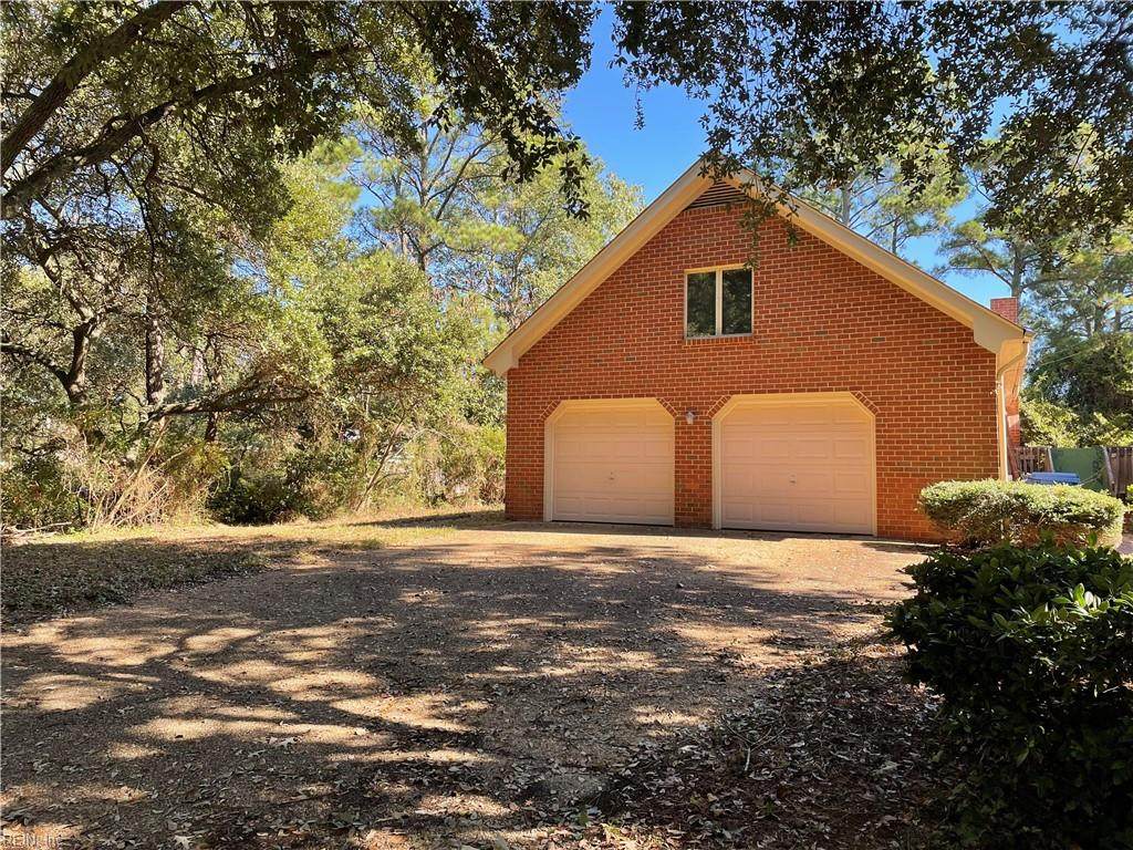 2226 Wake Forest St - Photo 1