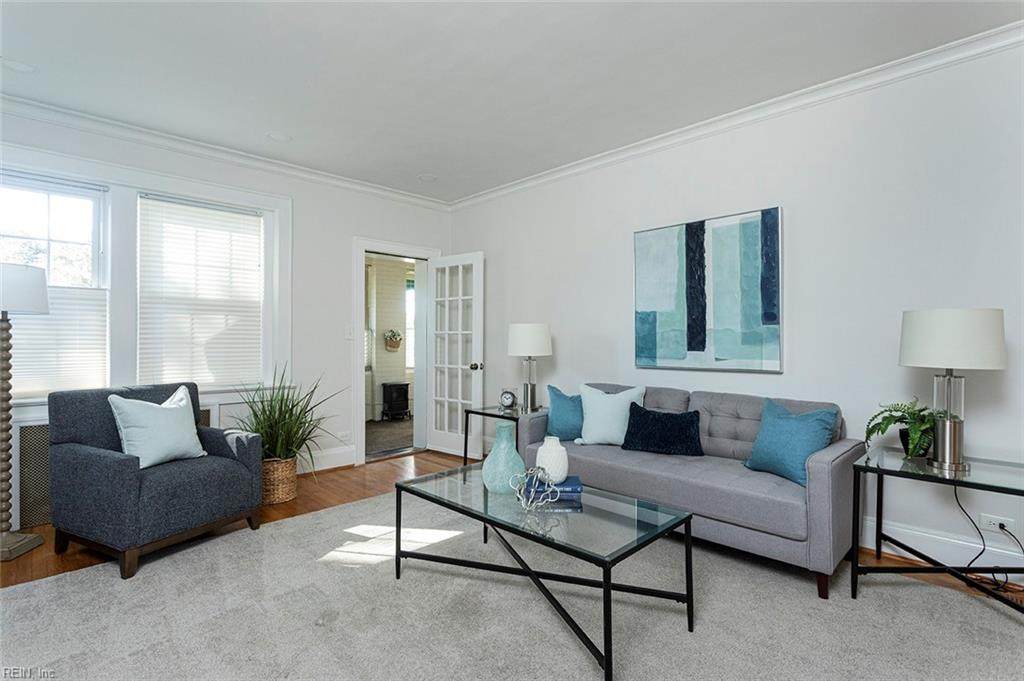 100 Willow Wood Dr - Photo 1