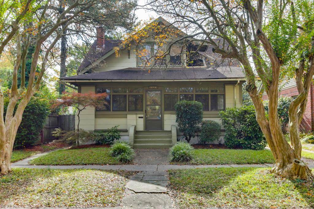 1631 Longwood Dr - Photo 1