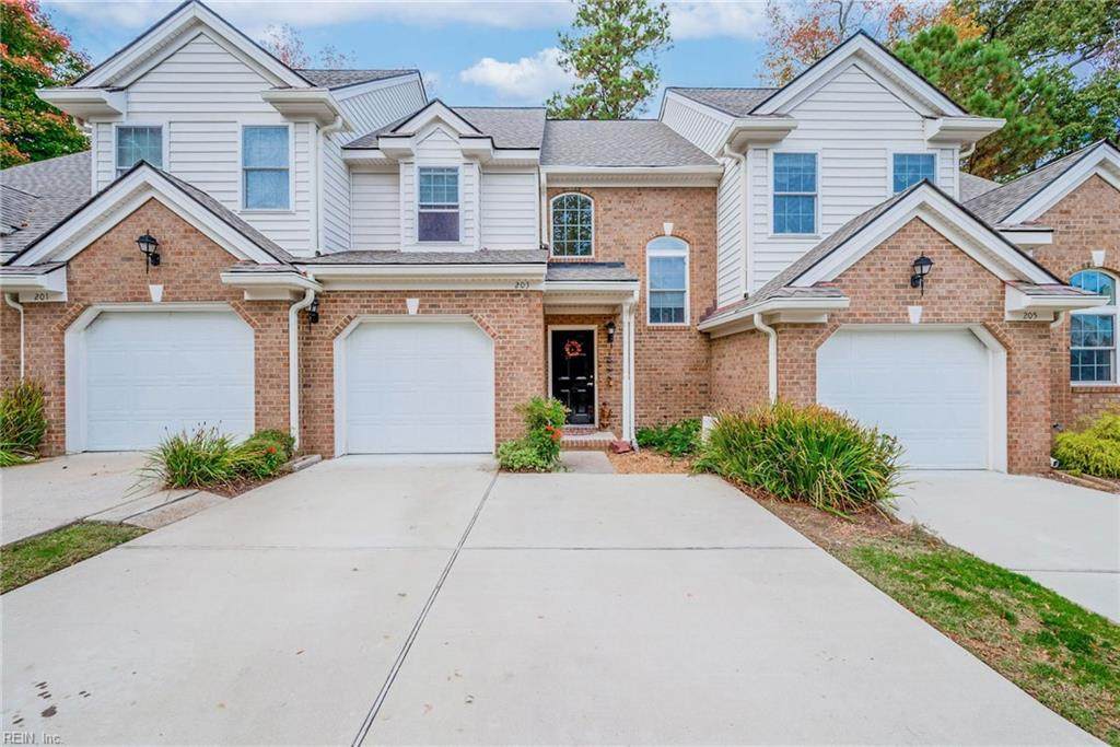 203 Bluff Ter - Photo 1