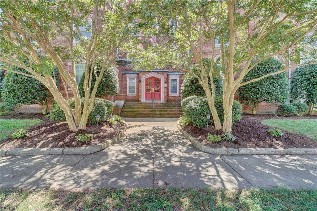 821 Brandon Ave - Photo 1
