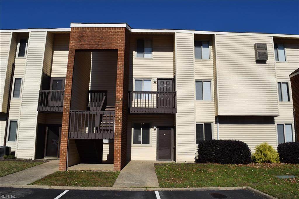 306 Pacific Dr - Photo 1