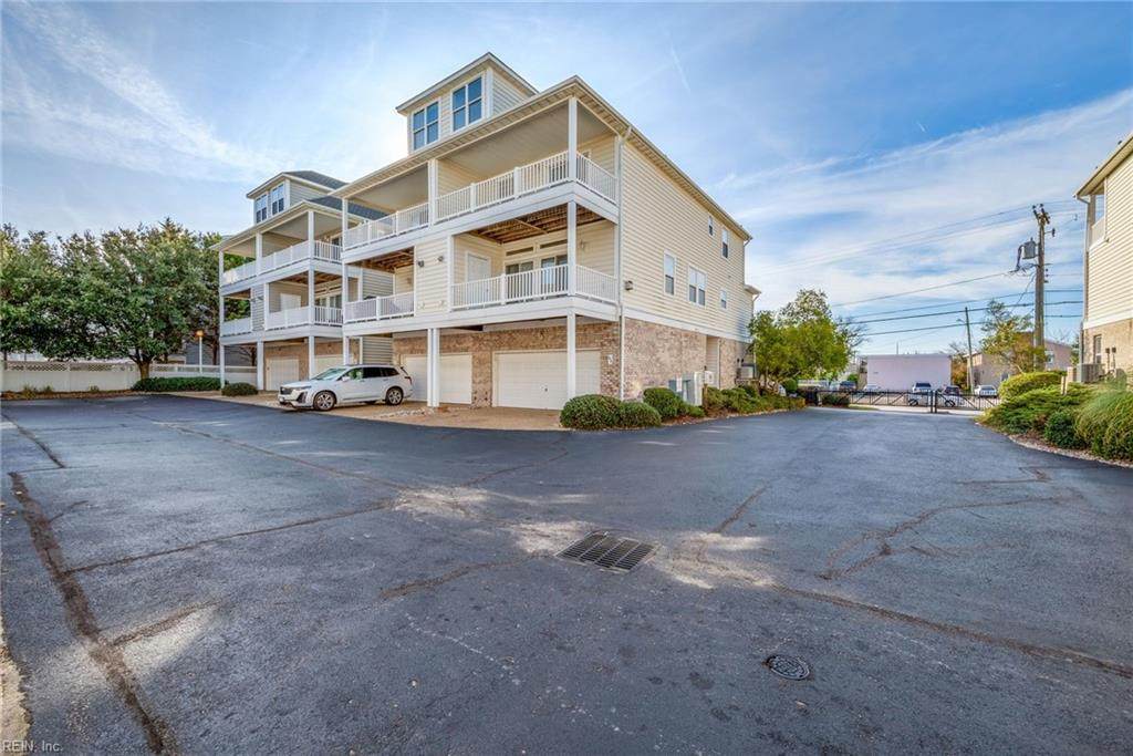 2060 Ocean View Ave - Photo 1