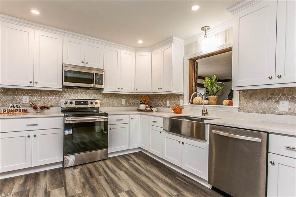 605 Piney Point Rd - Photo 1