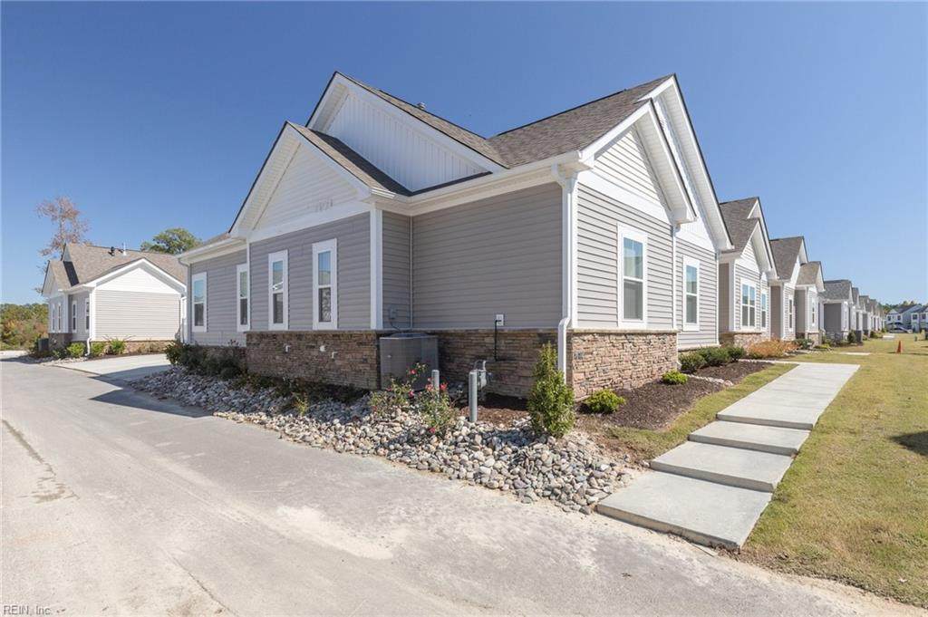 1019 Paragon Way - Photo 1