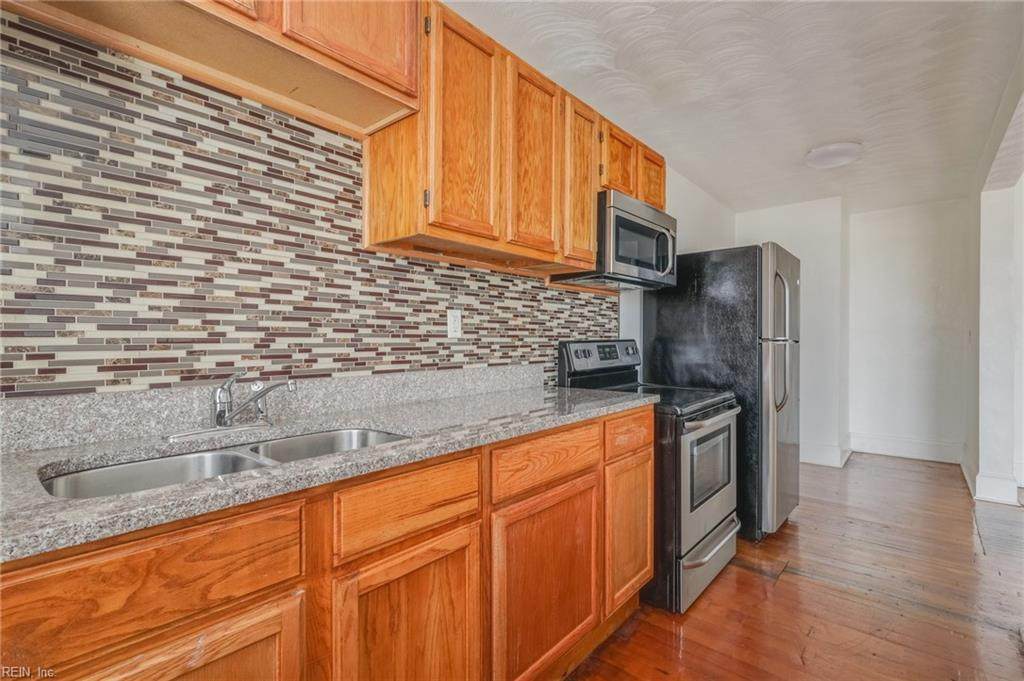 191 Maple Ave - Photo 1